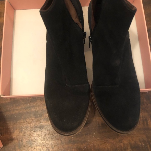 Women’s size 39 Napoli Suede bootie - Picture 3 of 6